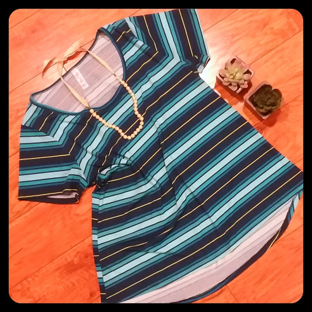 Blue Green Striped Lularoe Classic Tee Medium